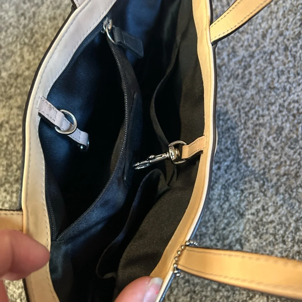 Coach Black and Tan Bag - Picture 7 of 10